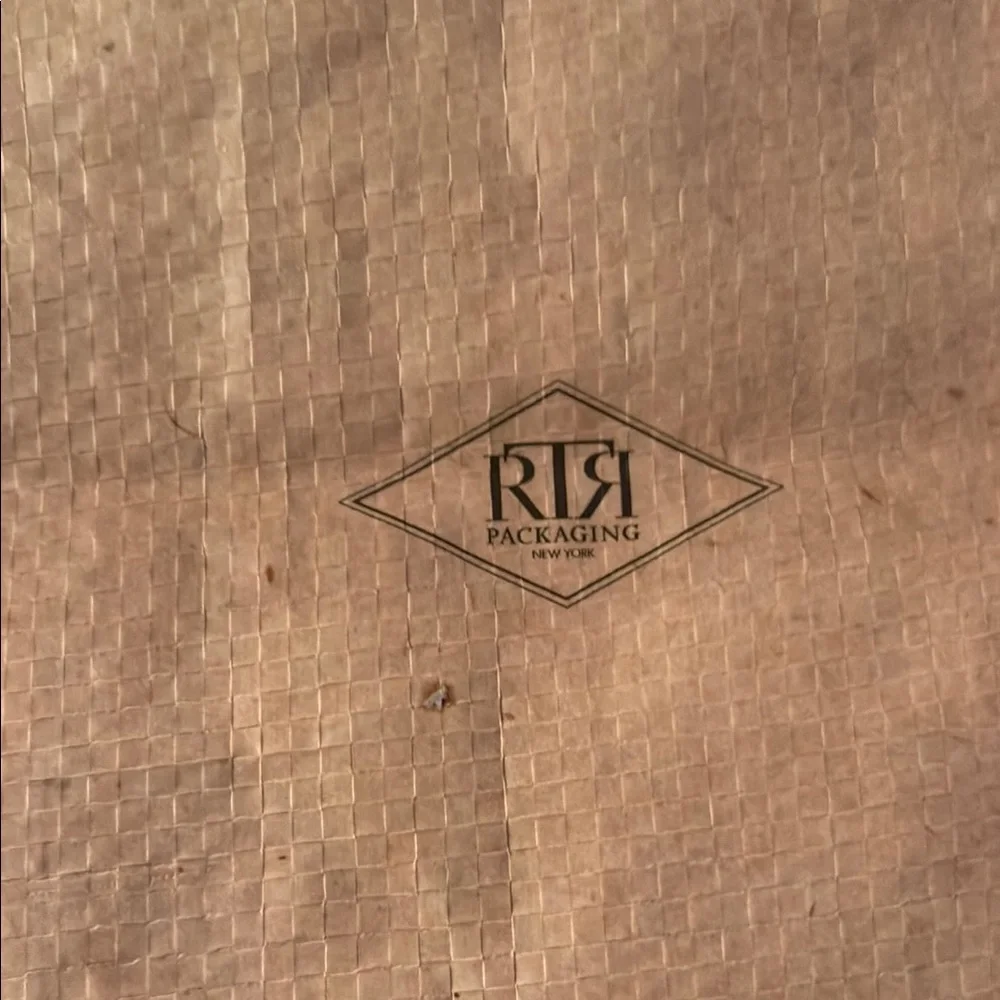 Bloomingdale's Brown Tote Bag with Sturdy Design - Picture 6 of 6